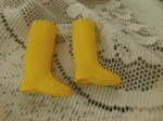 BARBIE YELLOW BOOTS 2 A